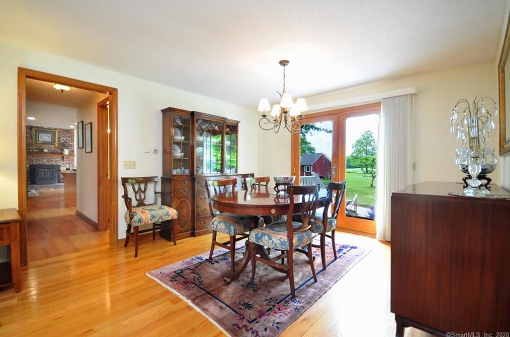 107 East St, Suffield CT  06078-1906 exterior