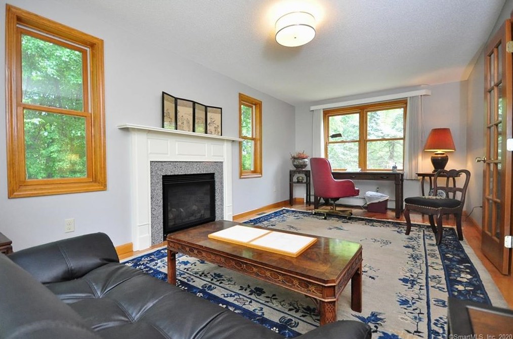 107 East St, Suffield CT  06078-1906 exterior