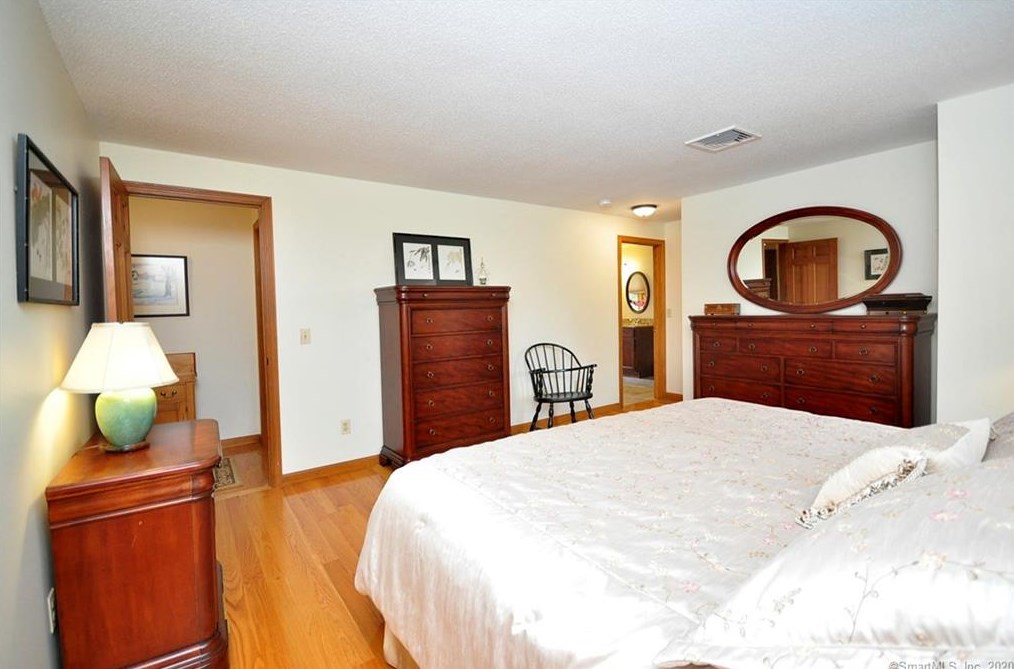 107 East St, Suffield CT  06078-1906 exterior
