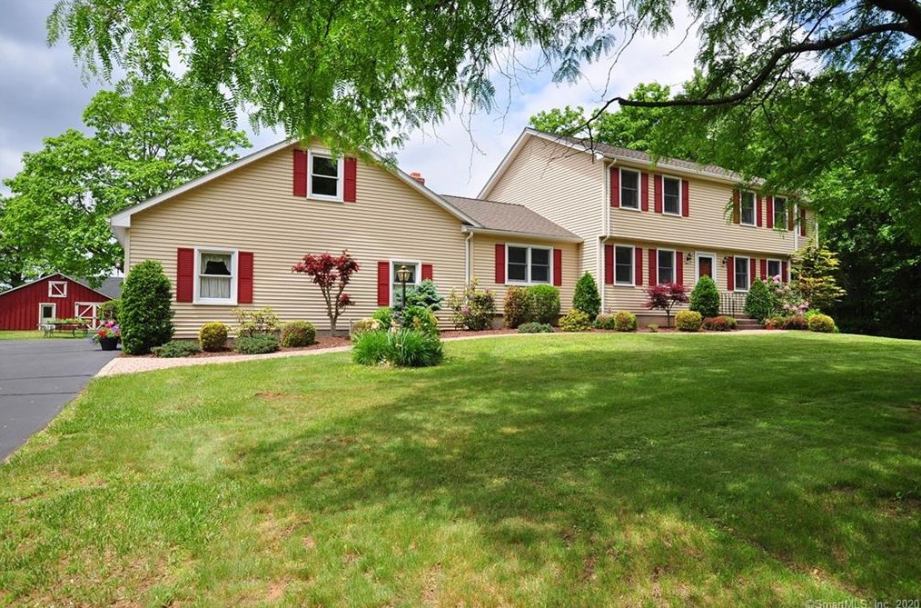 107 East St, Suffield CT  06078-1906 exterior