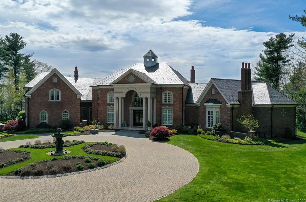 23 Robkins Rd, Avon, CT 06001 exterior