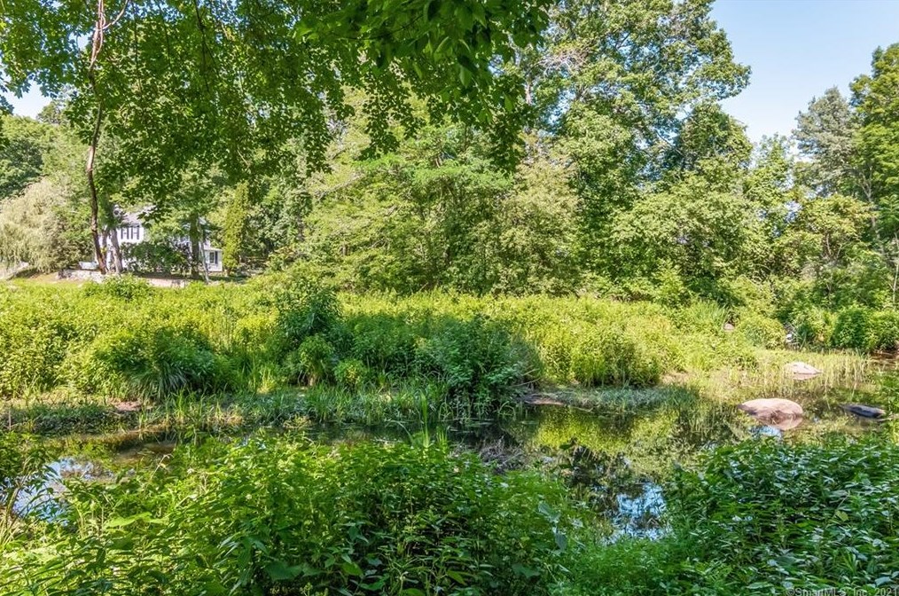 13 Mill Rd, Essex, CT 06426