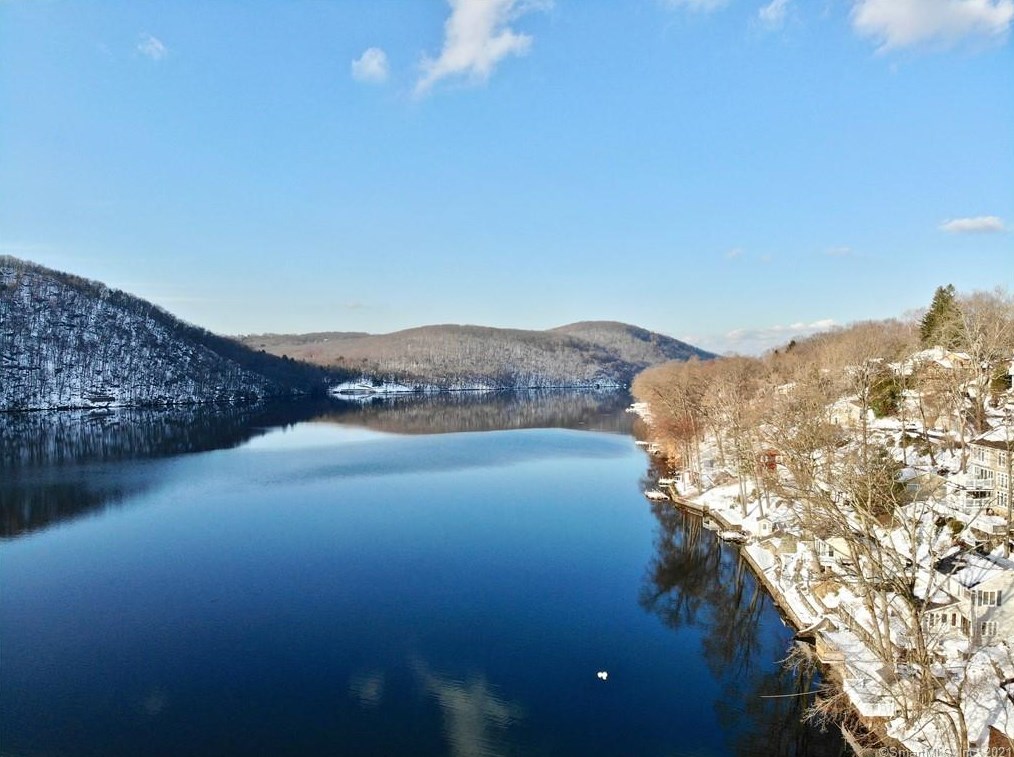 15 Waterview Dr, Danbury, CT 06811 exterior
