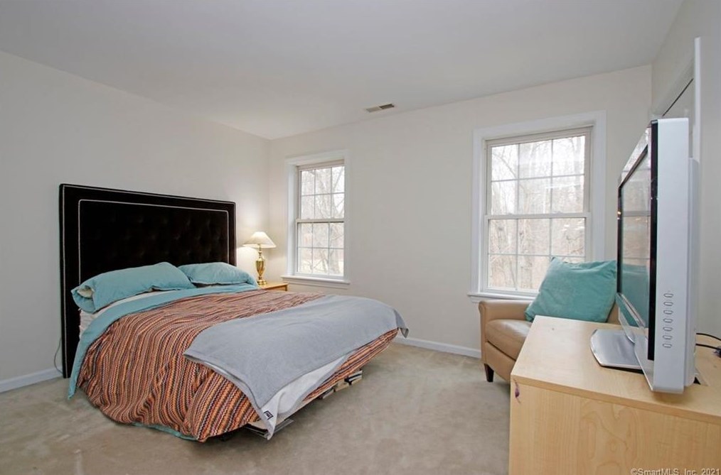 10 Windy Hill Rd, West Redding CT  06896-2700 exterior