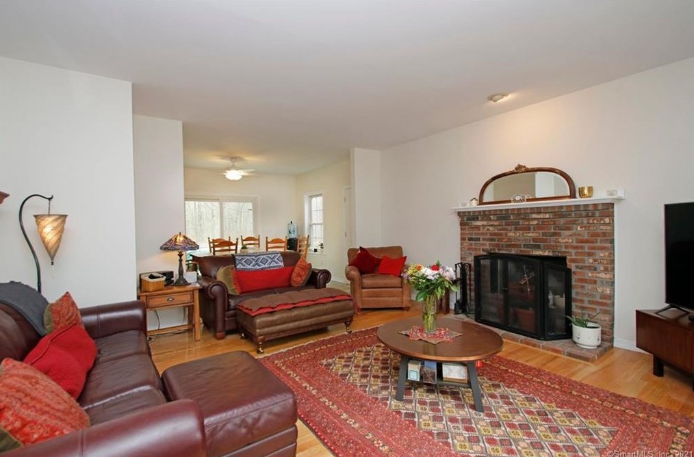 10 Windy Hill Rd, West Redding CT  06896-2700 exterior