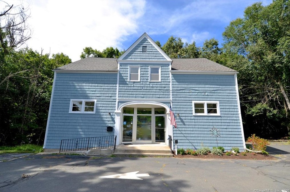 5 Riverside Rd, Sandy Hook, CT 06482