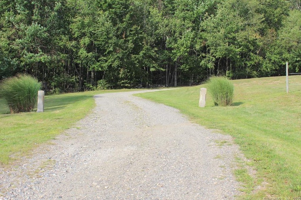 147 Newfield Rd, Winsted, CT 06098-3518