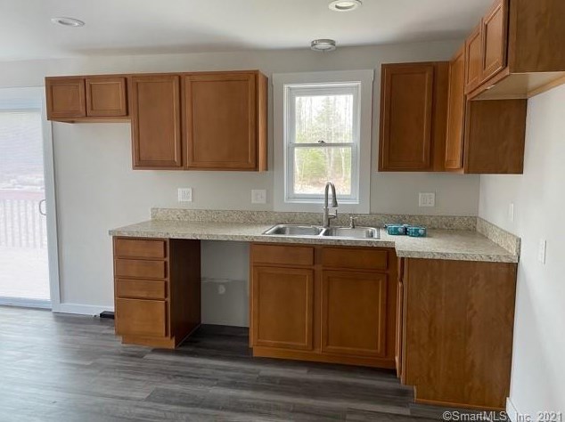 6 Jennifer Ln, Stafford, CT 06076-1388