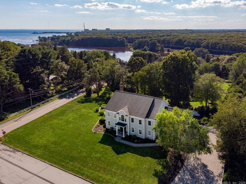 1 Madison St, Waterford, CT 06385