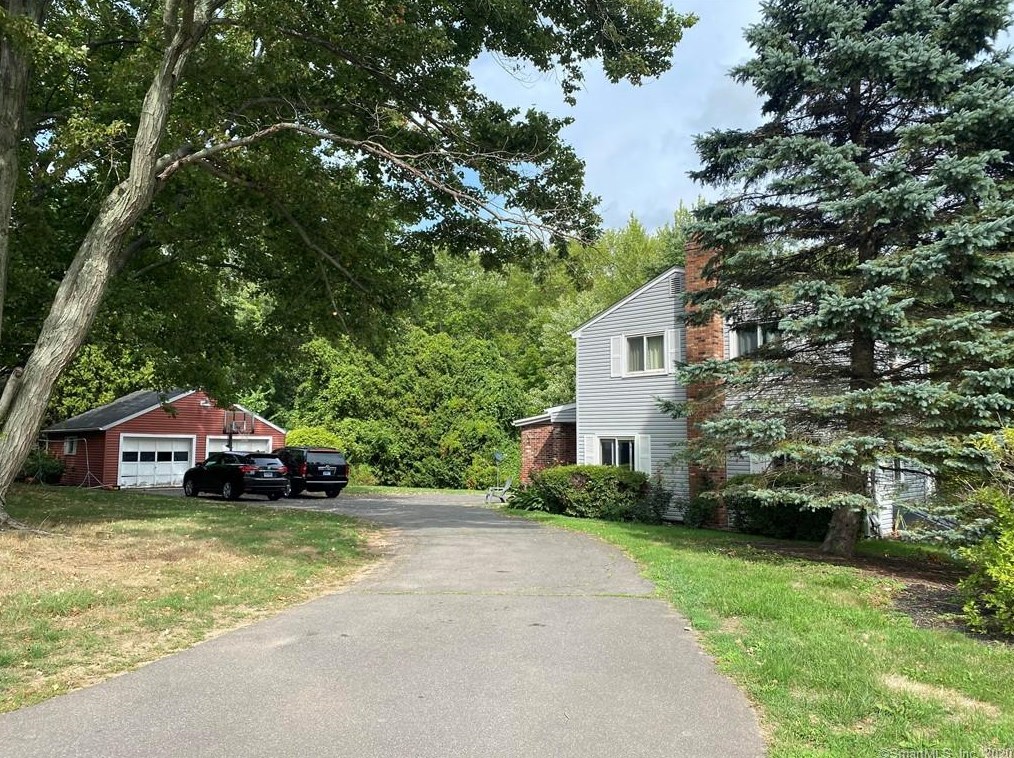 12 Lafountain Rd, Suffield, CT 06078-2252