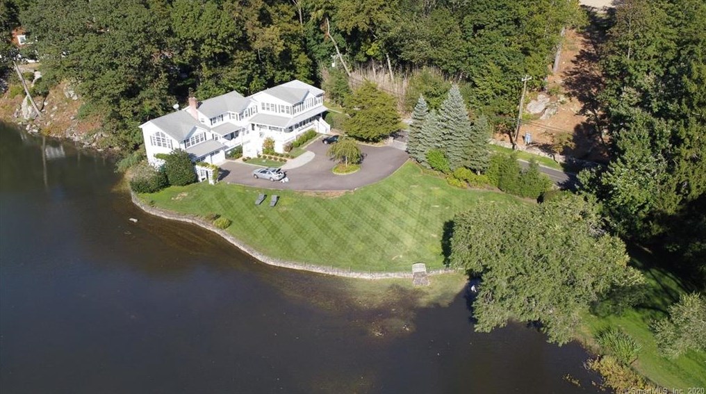 71 Goodwives River Rd, Tokeneke, CT 06820-5919