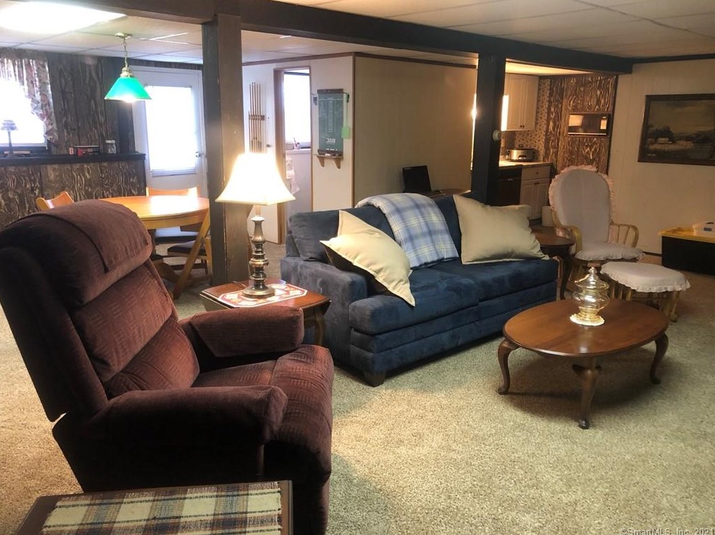 12 Botte Dr, New Haven CT 06516-6241 exterior