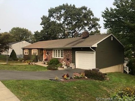 12 Botte Dr, New Haven CT 06516-6241 exterior