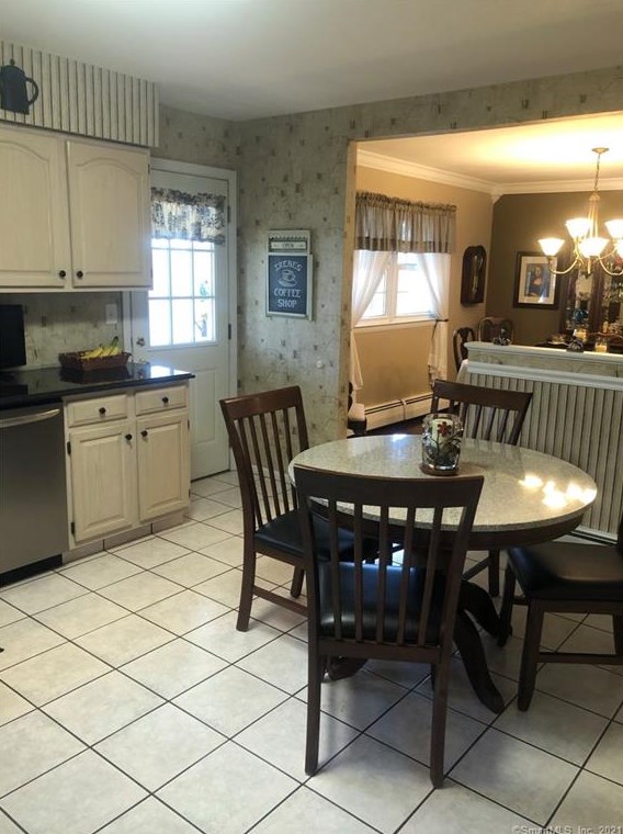 12 Botte Dr, New Haven CT 06516-6241 exterior