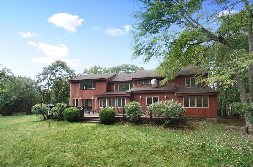 490 Three Corners Rd, Guilford, CT 06437-2531