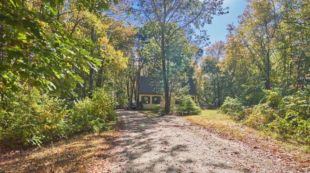 6 Piney Br, Ivoryton, CT 06442-1243