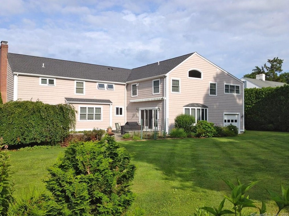 17 Barberry Ln, Madison, CT 06443 exterior