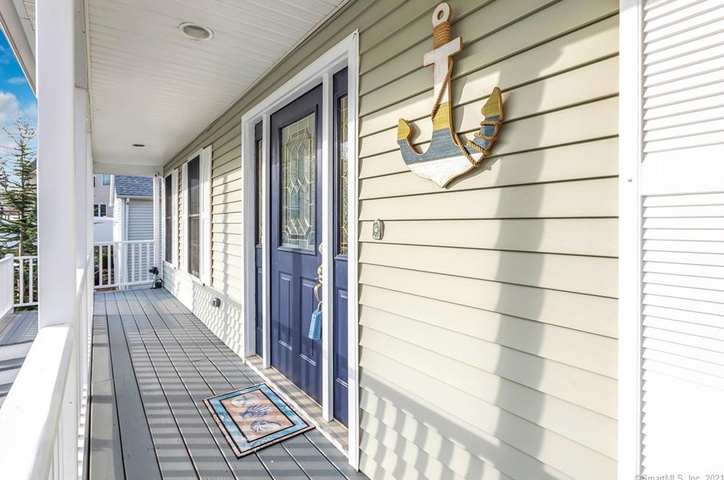 105 Baxter St, Stratford, CT 06615-4602