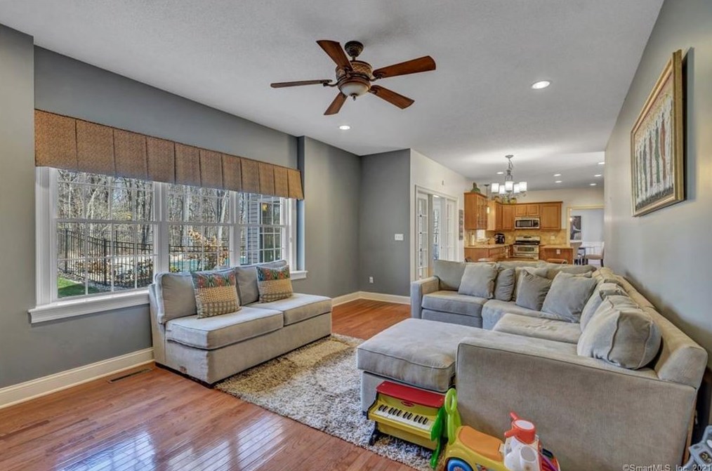 16 Morningview Ct, New Haven CT 06518-1777 exterior