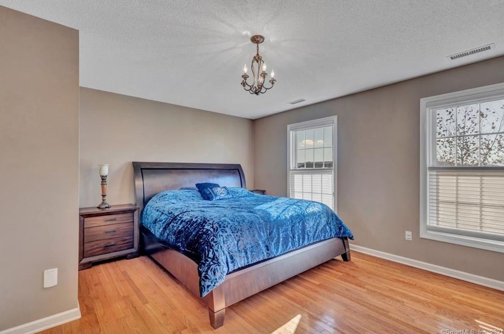 16 Morningview Ct, New Haven CT 06518-1777 exterior