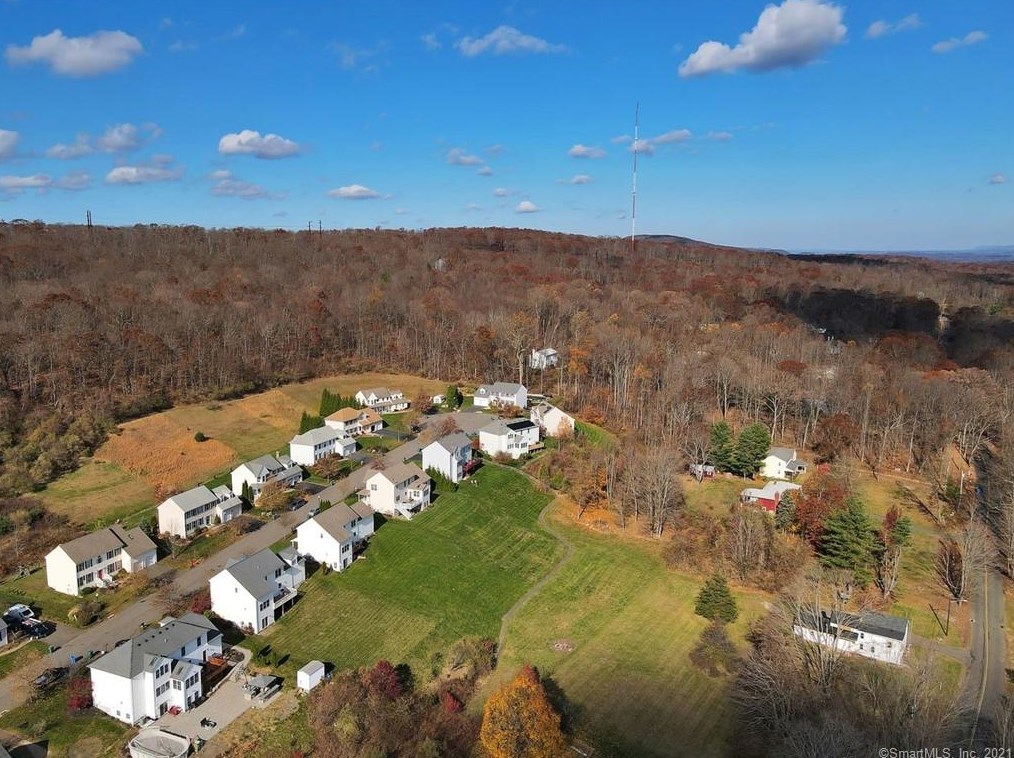 16 Morningview Ct, New Haven CT 06518-1777 exterior