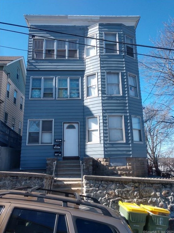 18 Seymour St, Waterbury, CT 06708