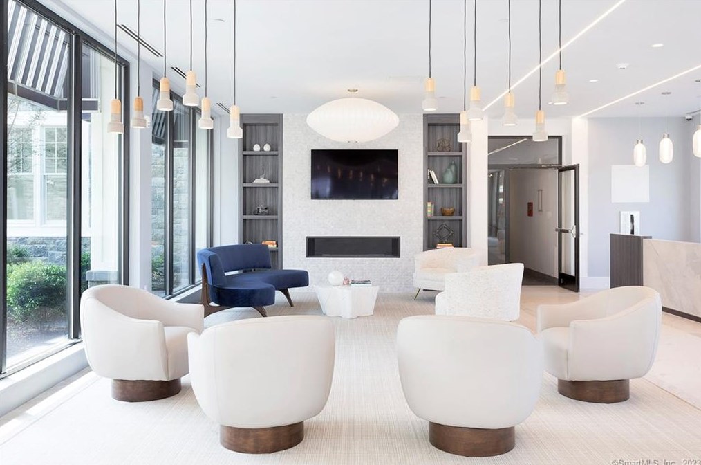 160 Park St #204, New Canaan, CT 06840