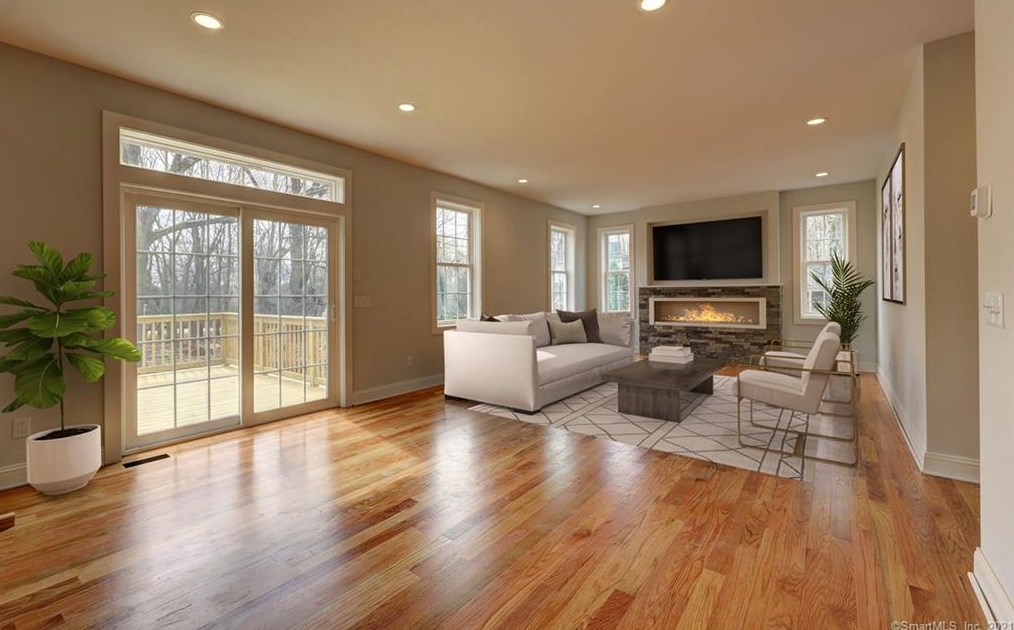 33 Fresh Meadow Ln, Milford, CT 06461