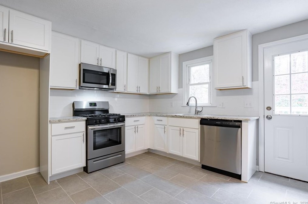 199 Knob Hill Rd, Meriden, CT 06451 exterior