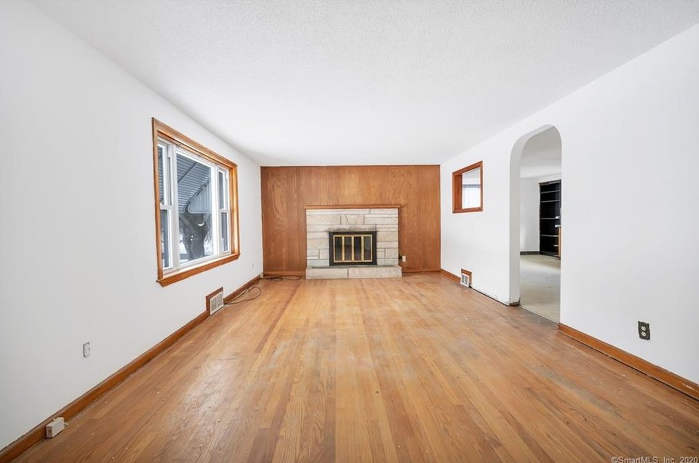 2 Sullivan Rd, Wallingford, CT 06492-1637
