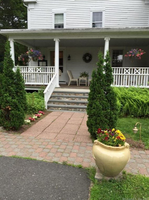 1204 Main St S, Woodbury, CT 06798