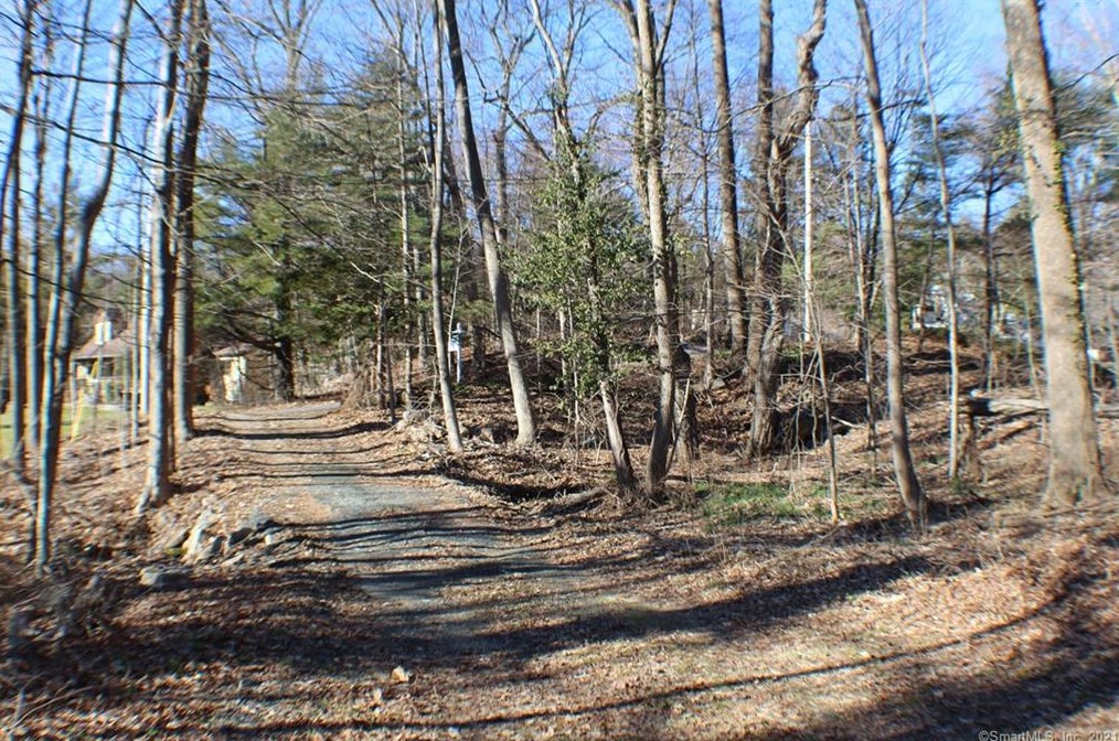 10 Theodore Rd, Huntington, CT 06484