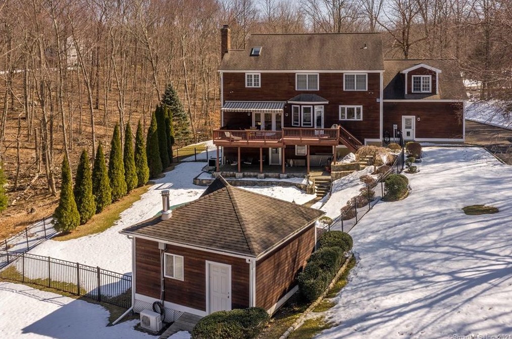 4 Rob Rider Rd, West Redding, CT 06896 exterior