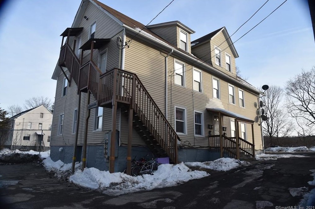 119 Carey Hl, Chestnut Hill, CT 06226-3049