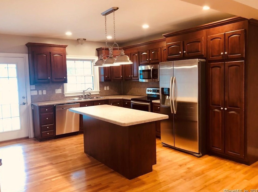 154 Perry St Unit 154, Unionville, CT
