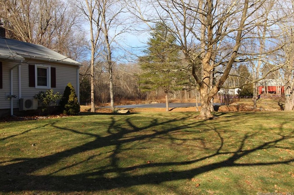 22 Hickory Hill Dr, Andover, CT 06232-1012