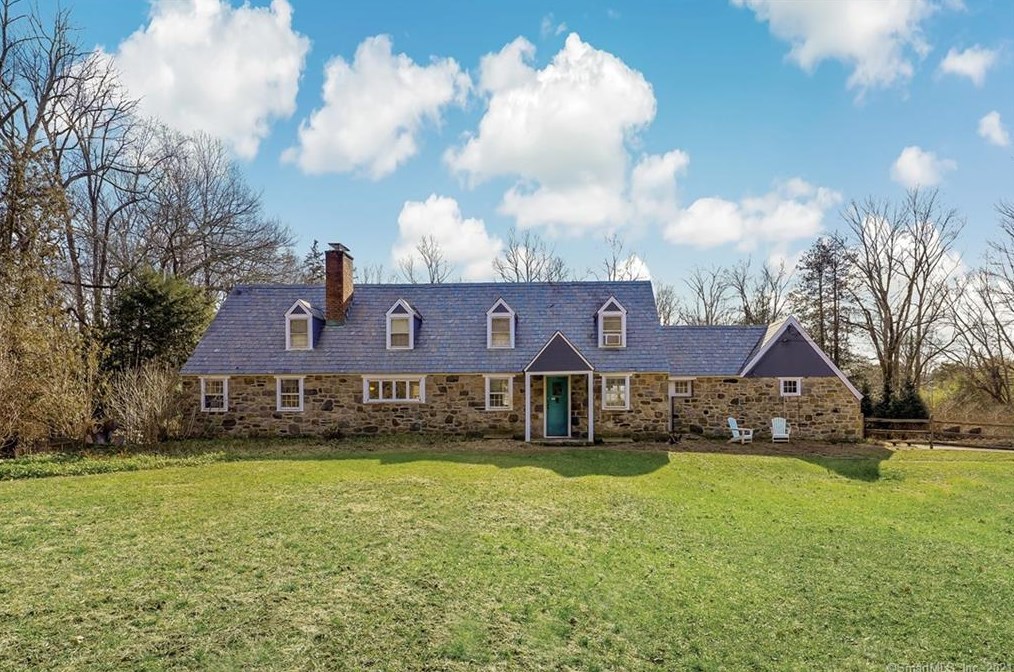 3 Kettle Creek Rd, Weston, CT 06883-2236