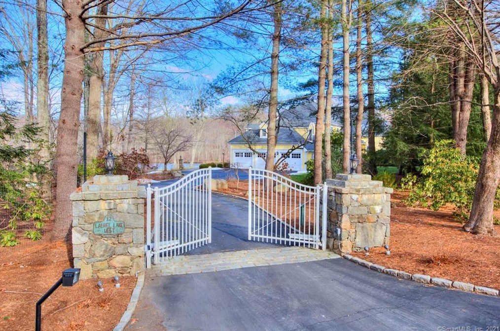 12 Laurel Lk, Weston, CT 06883-1736