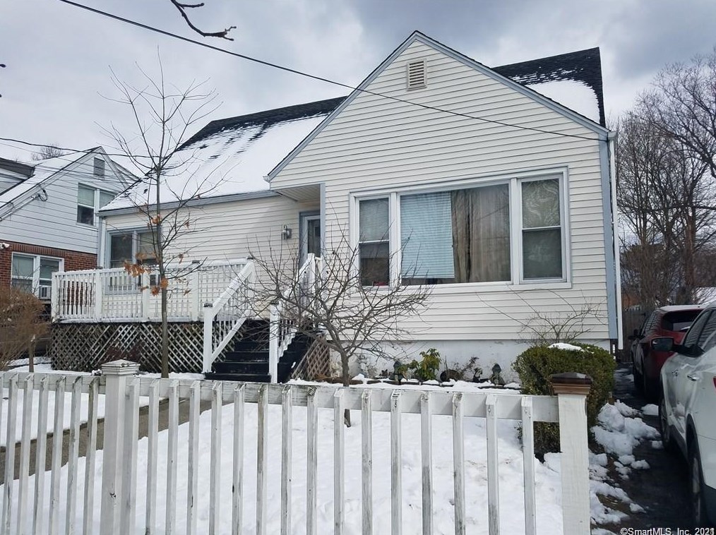 190 Thompson St, Stratford, CT 06615 exterior