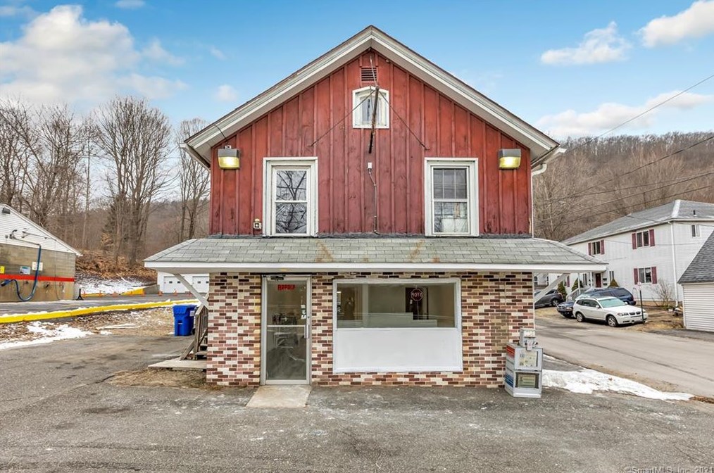 351 N Main St #b, Winsted, CT 06098