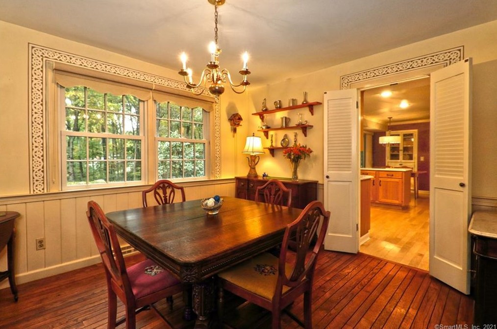 106 Peck Hl Rd, New Haven CT 06525-1334 exterior