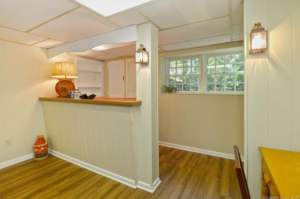 106 Peck Hl Rd, New Haven CT 06525-1334 exterior