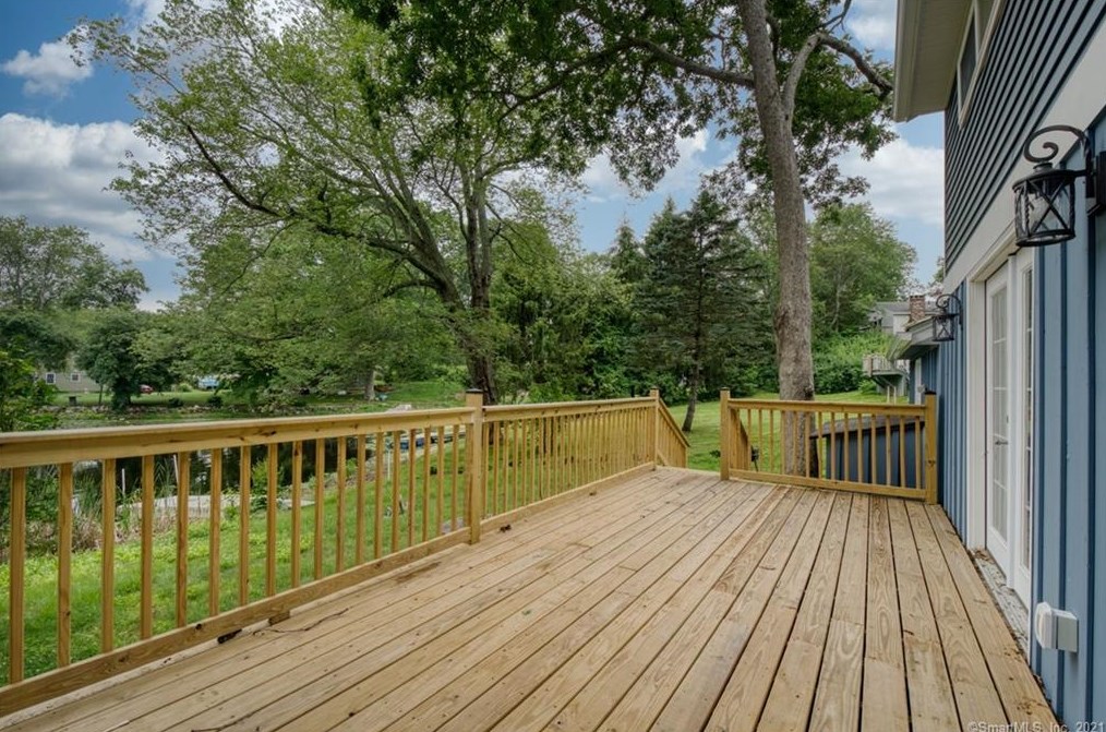 43 Lake Dr, Chesterfield CT  06370-1042 exterior