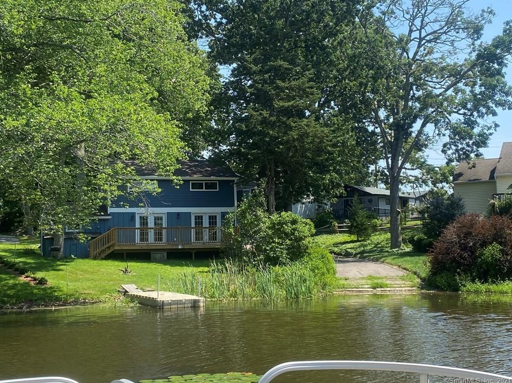 43 Lake Dr, Chesterfield CT  06370-1042 exterior