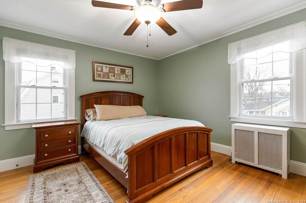 121 Central Ave, New Haven CT 06516-6731 exterior