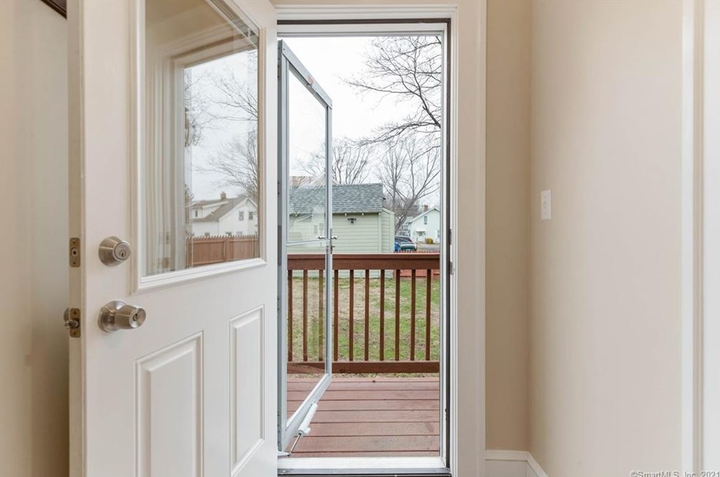 121 Central Ave, New Haven CT 06516-6731 exterior