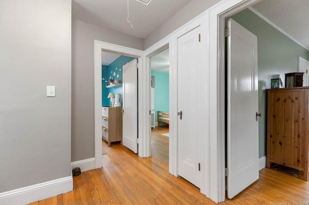 121 Central Ave, New Haven CT 06516-6731 exterior