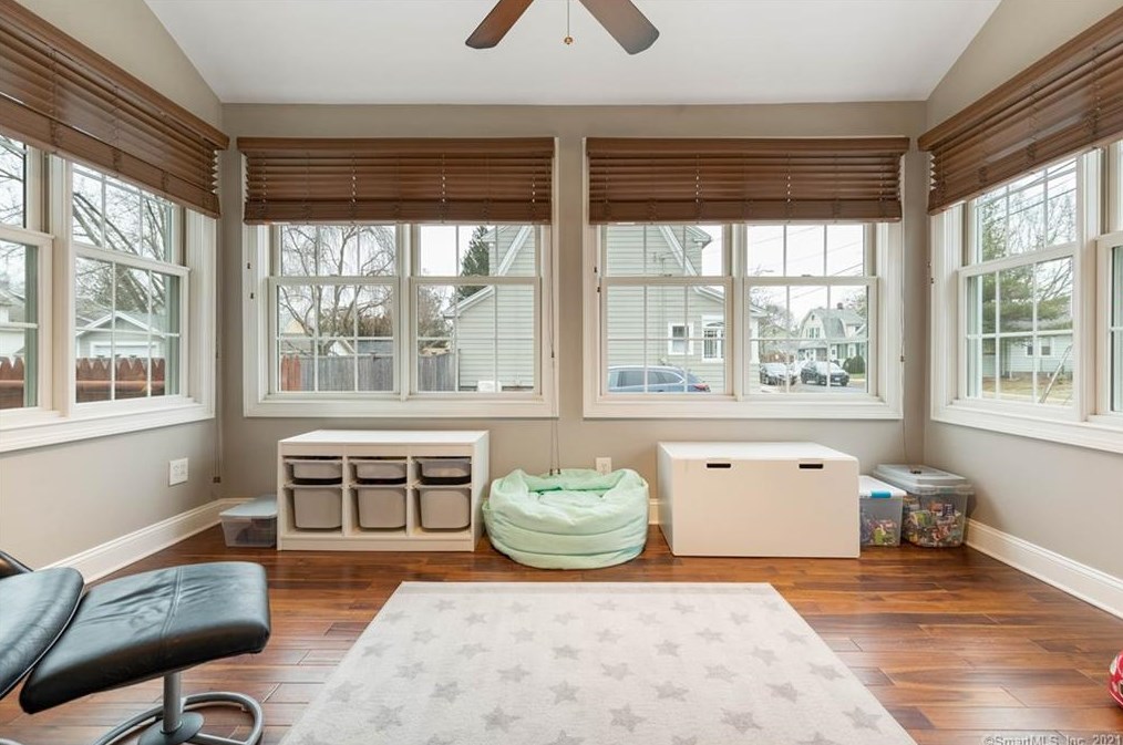 121 Central Ave, New Haven CT 06516-6731 exterior