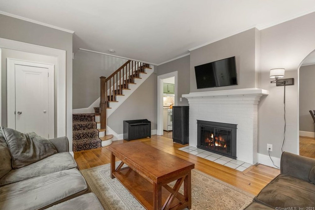 121 Central Ave, New Haven CT 06516-6731 exterior