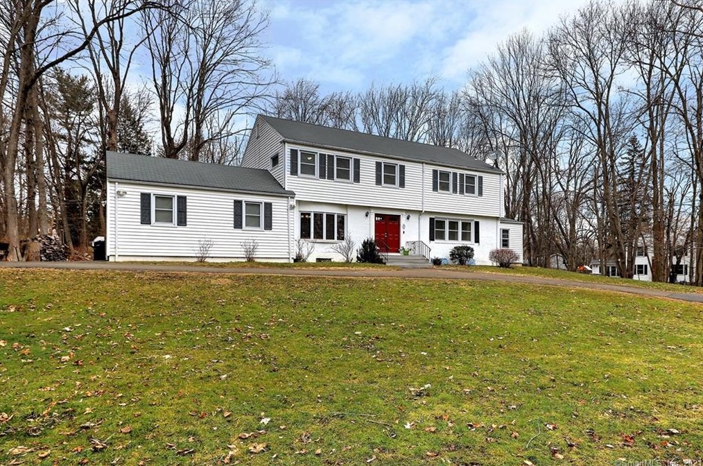 42 Tumblebrook Rd, New Haven, CT 06525 exterior